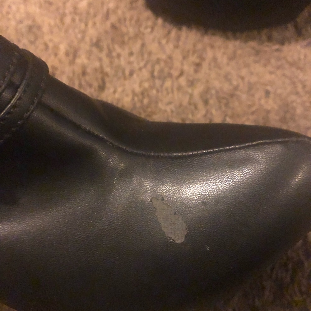 Shoes - Picture 2 of 6